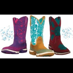 ISO! I would love a couple of pairs.